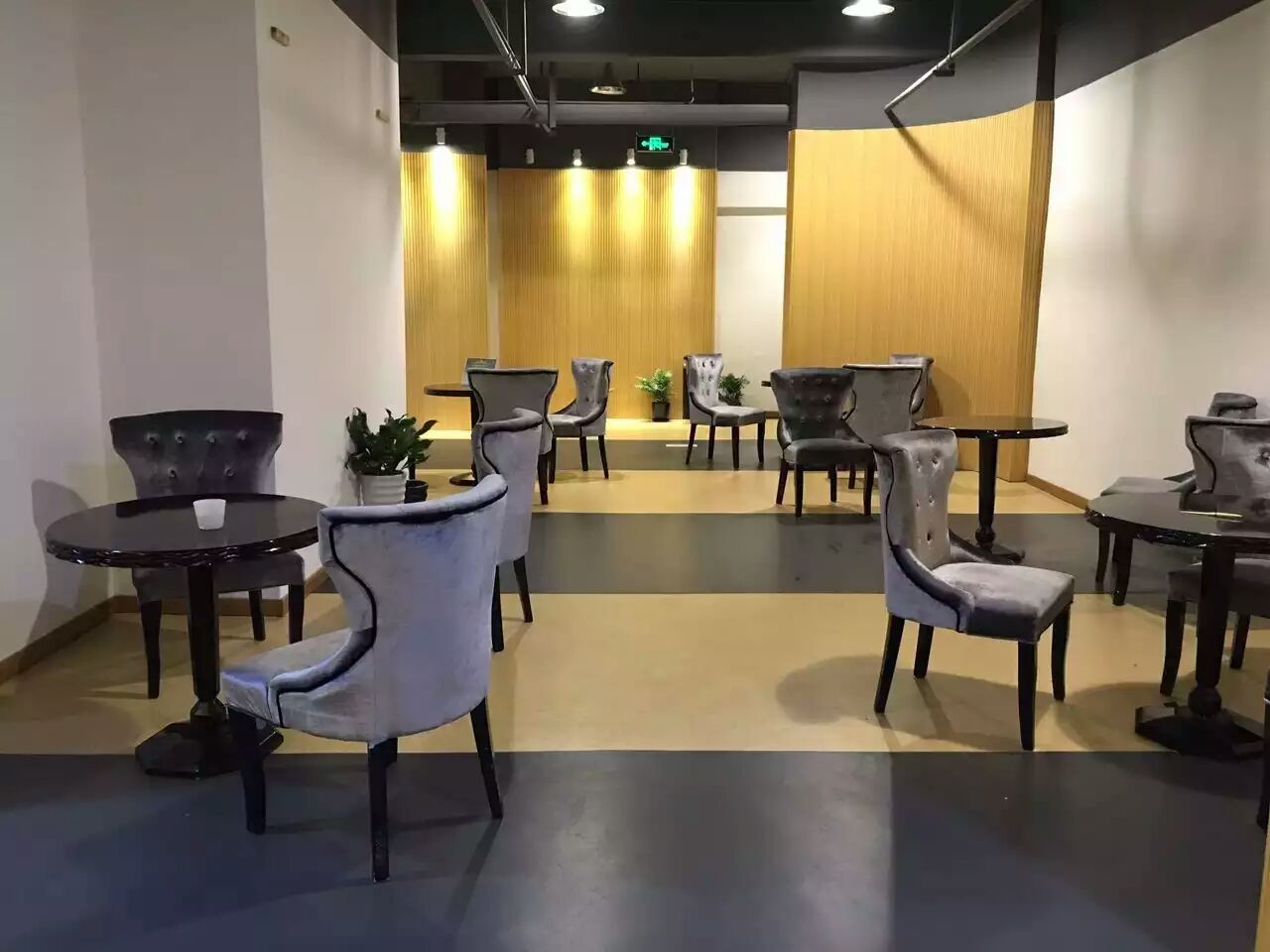 創意辦公地板案例